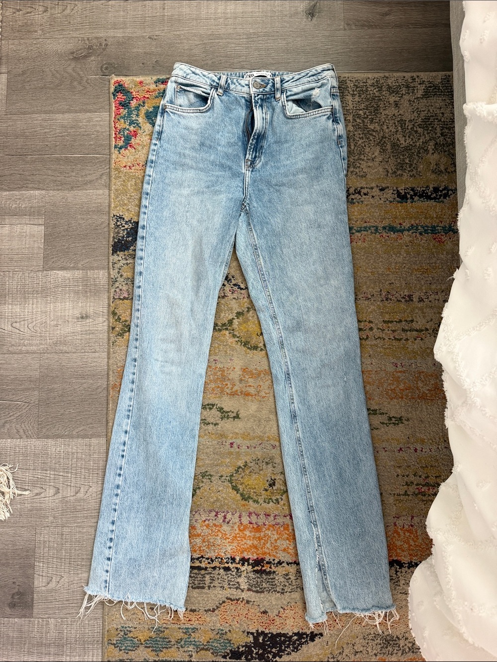 Zara Light Wash Women's Straight Jeans - Classic Casual Style